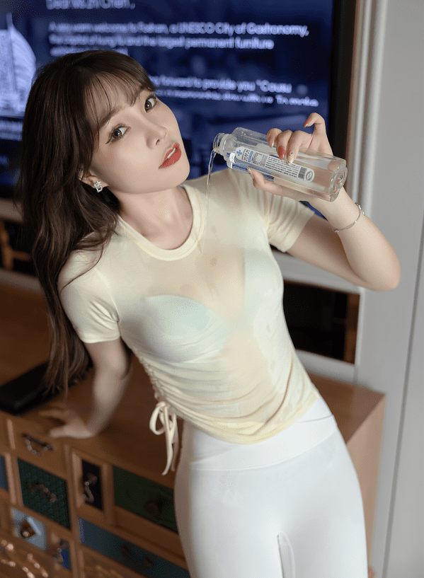 [XIAOYU语画界] 2021.04.27 VOL.517 芝芝Booty 紧身服饰 性感写真 [60+1P564M]