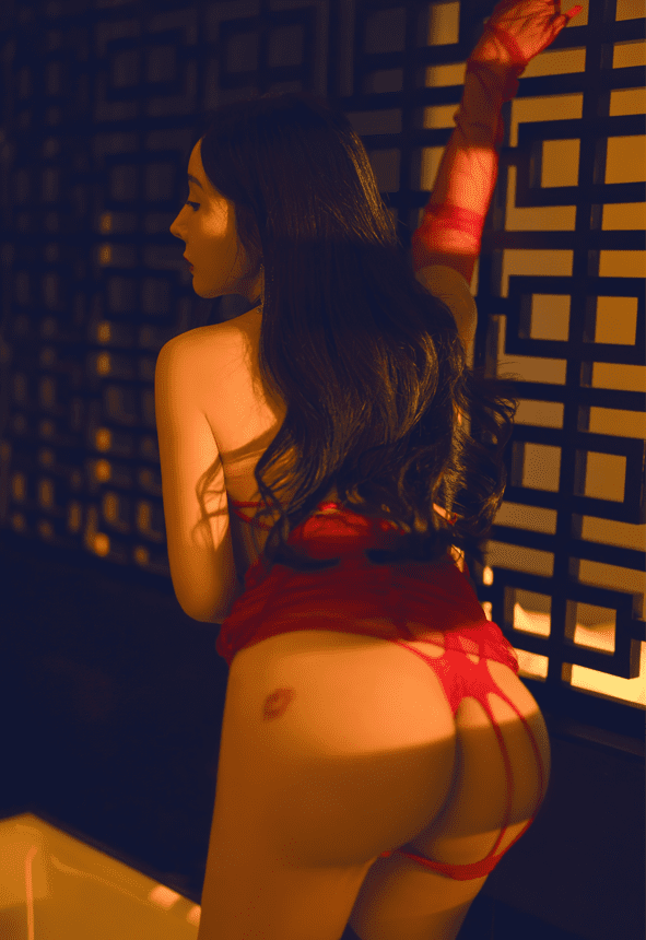 [YOUMI尤蜜荟] 2021.10.29 VOL.711 允爾 暖色调的私房视觉体验 [70+1P 692M]