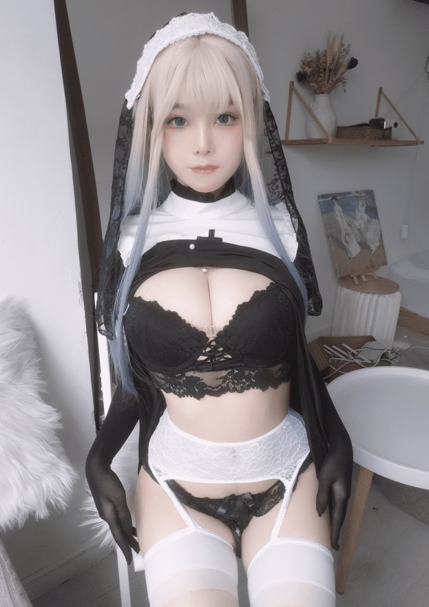 蜜汁猫裘 – NO.083 修女自拍 [35P6V-829MB]