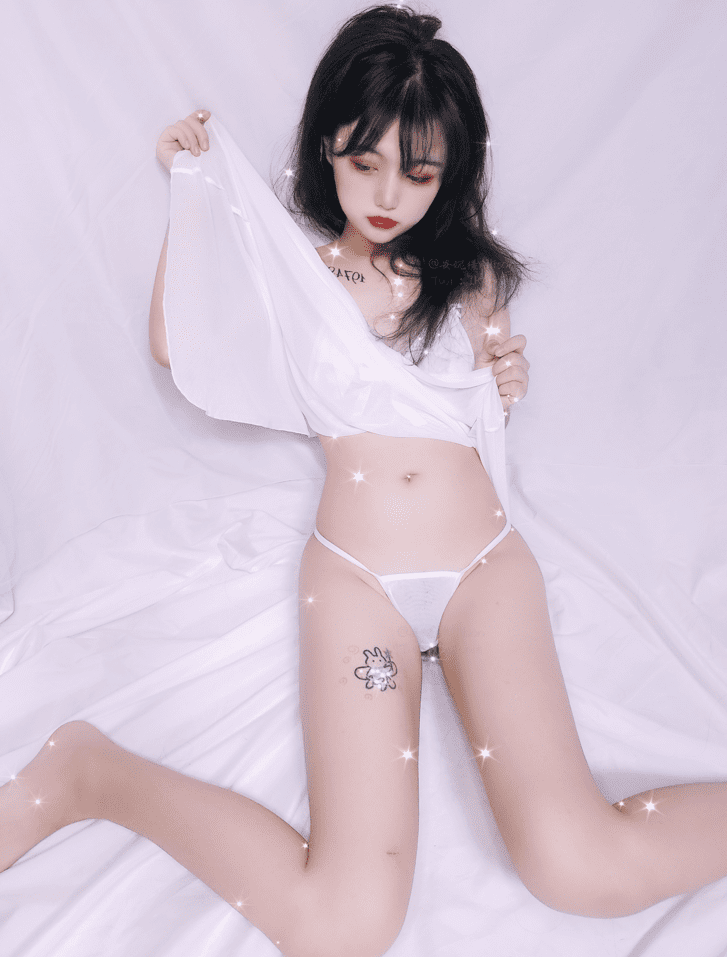 安妮 – 白色睡衣 [30P-65MB]