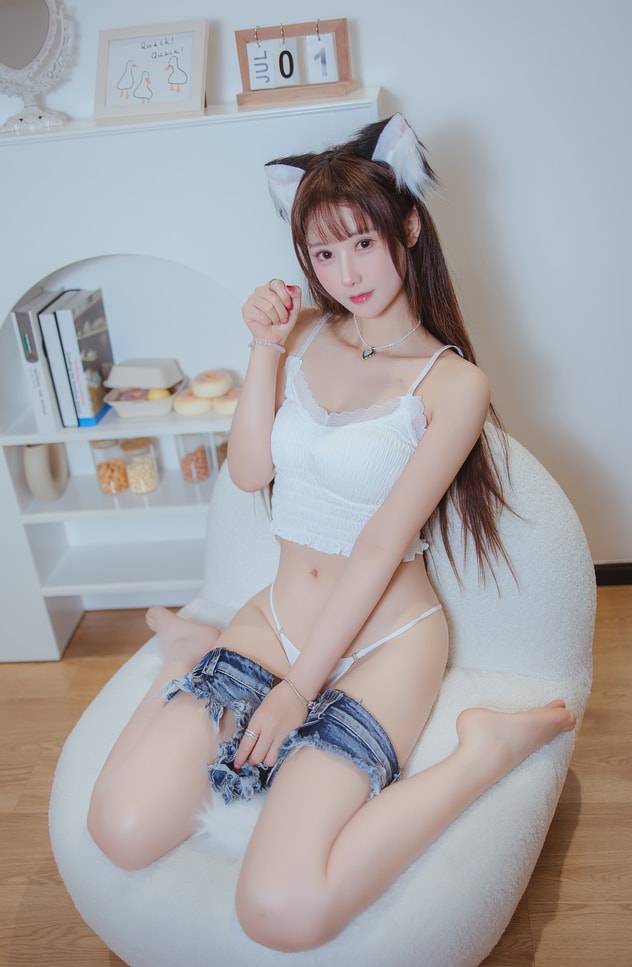 羽生三未 – 小猫私房[38P-548MB]