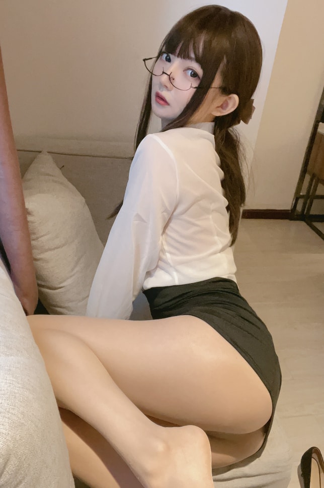 51酱 – NO.10 肉丝眼镜娘[52P7V-421MB]