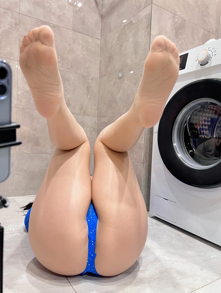 【微密圈】120斤的小王同学-蓝色透视[109P2V-432MB]