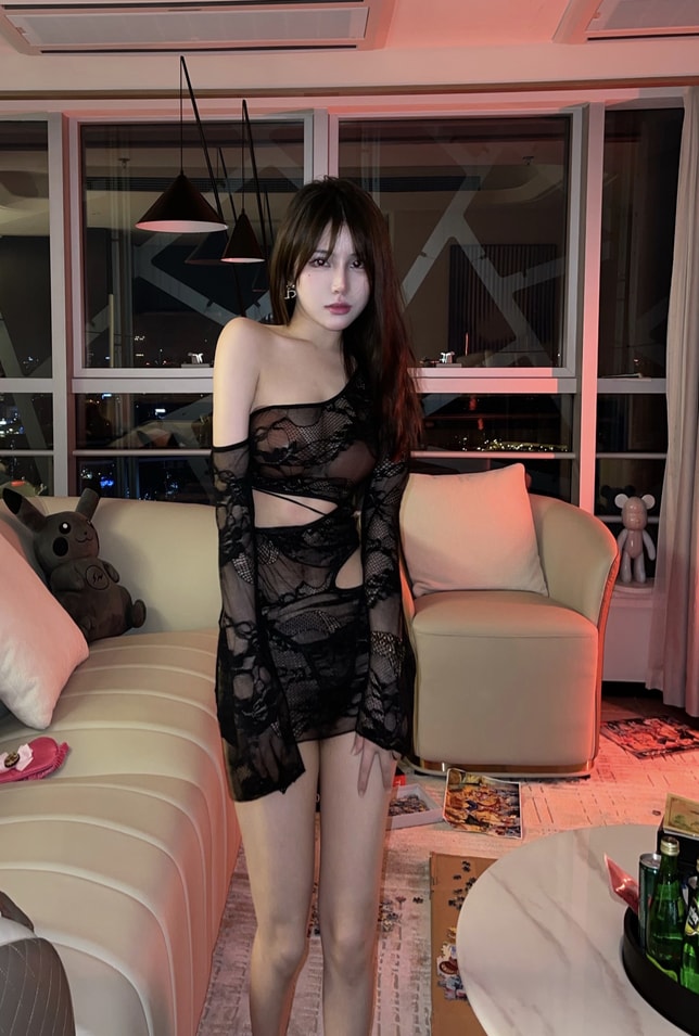 【微密圈】奔跑的晶螺儿-透视蕾丝装 [26P3V-175MB]