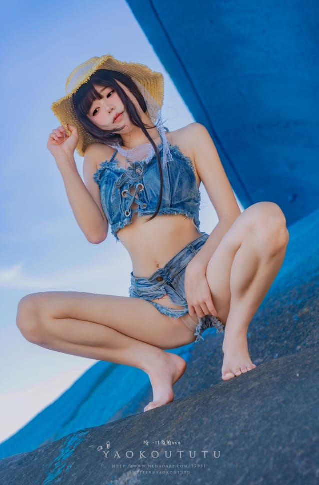 咬一口兔娘ovo – 海の夏日 Shotgun [83P1V-1.44G]