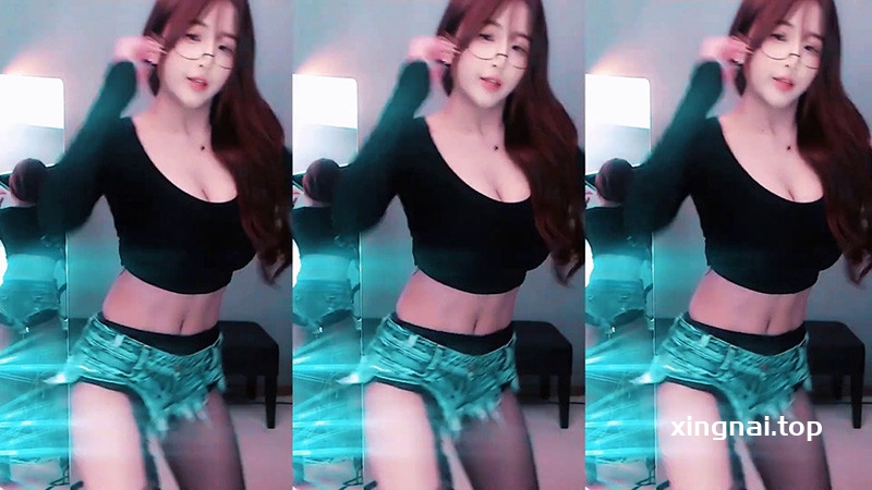 [主播]虎牙主播赢城冰糖皇阿玛黑丝超短牛仔裤疯狂电臀舞