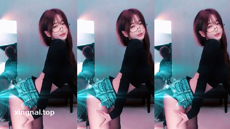 [主播]虎牙主播赢城冰糖皇阿玛黑丝超短牛仔裤疯狂电臀舞