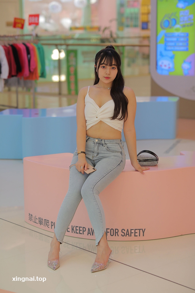 [街拍]416.丰腴的紧牛美女[视频/图片/13.42GB]