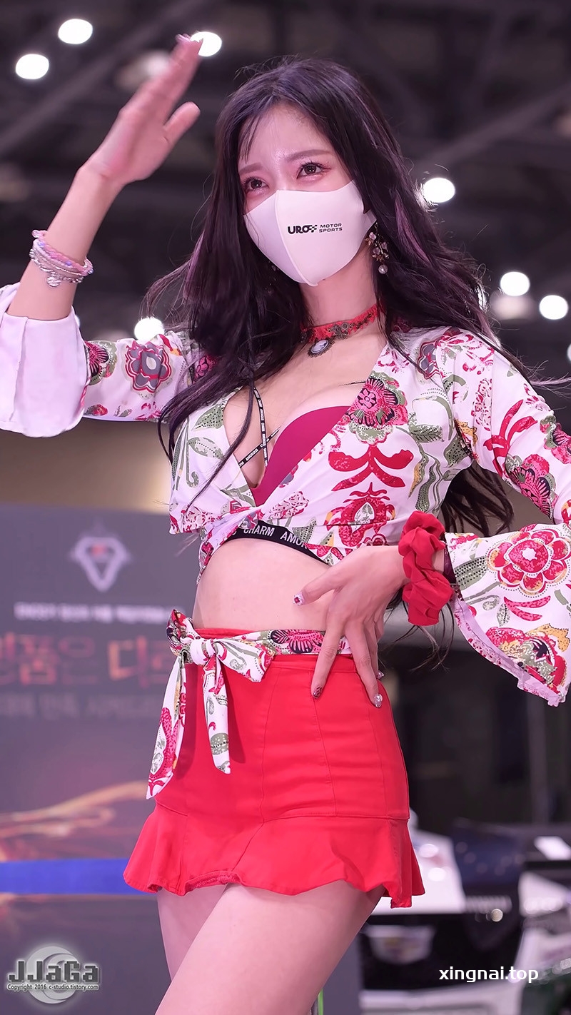 [展会]韩国车展模特韩敏英Han Min-young红色迷你裙