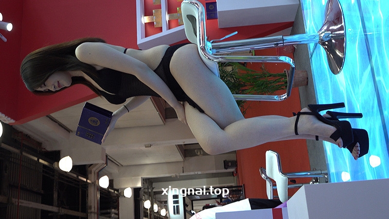 [展会]黑色连体比基尼美女模特