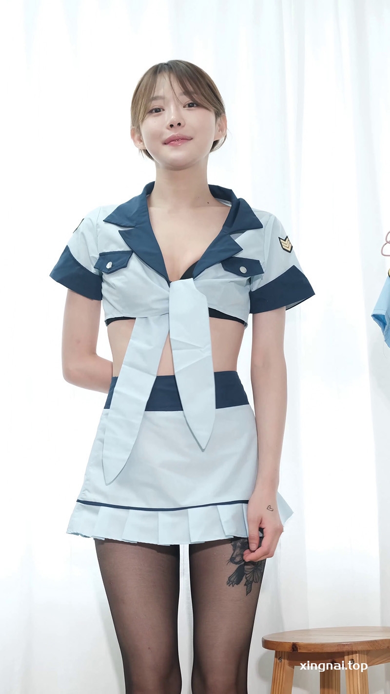 [写真]lookbook竖版拍摄空姐制服换装2则