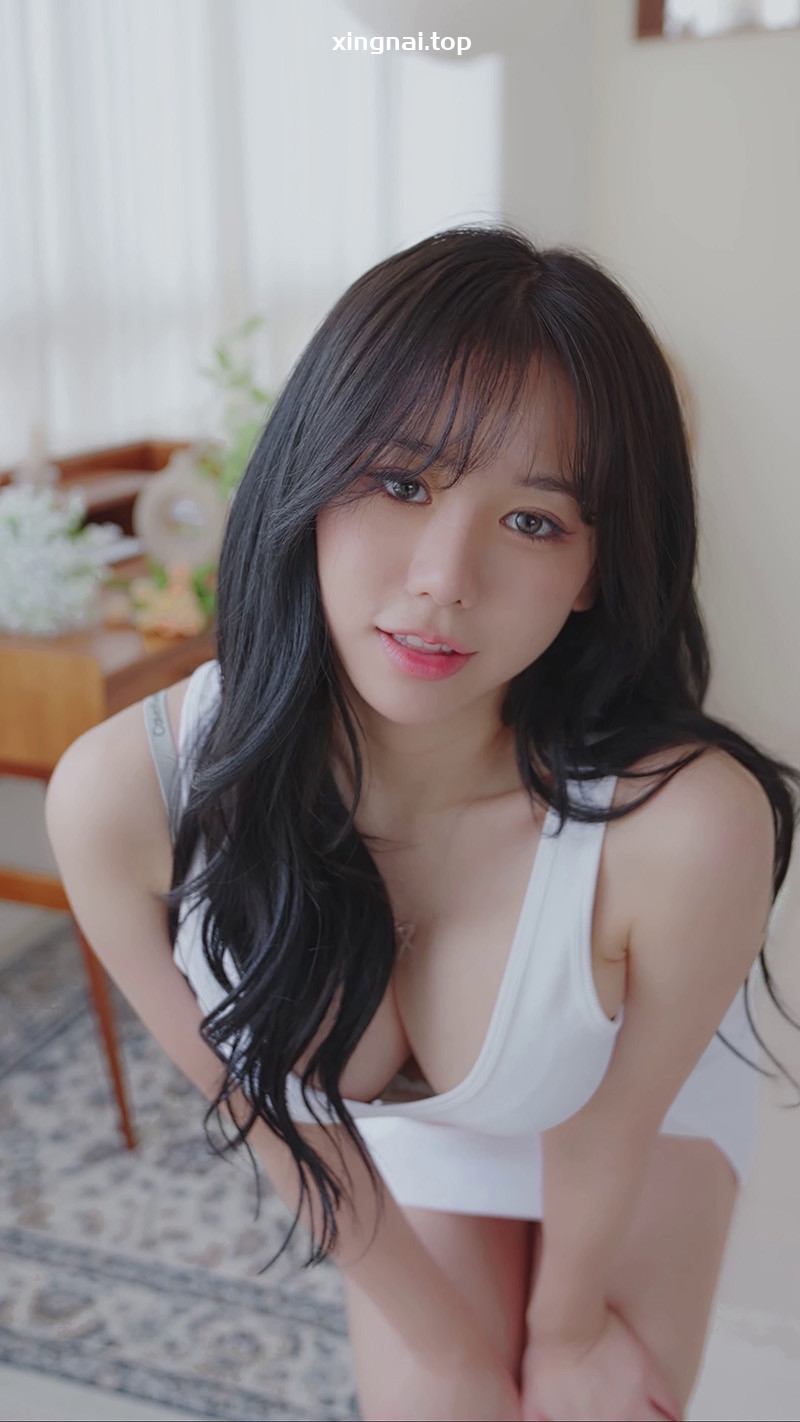 [写真]lookbook竖版拍摄白色裙装可爱内衣换装