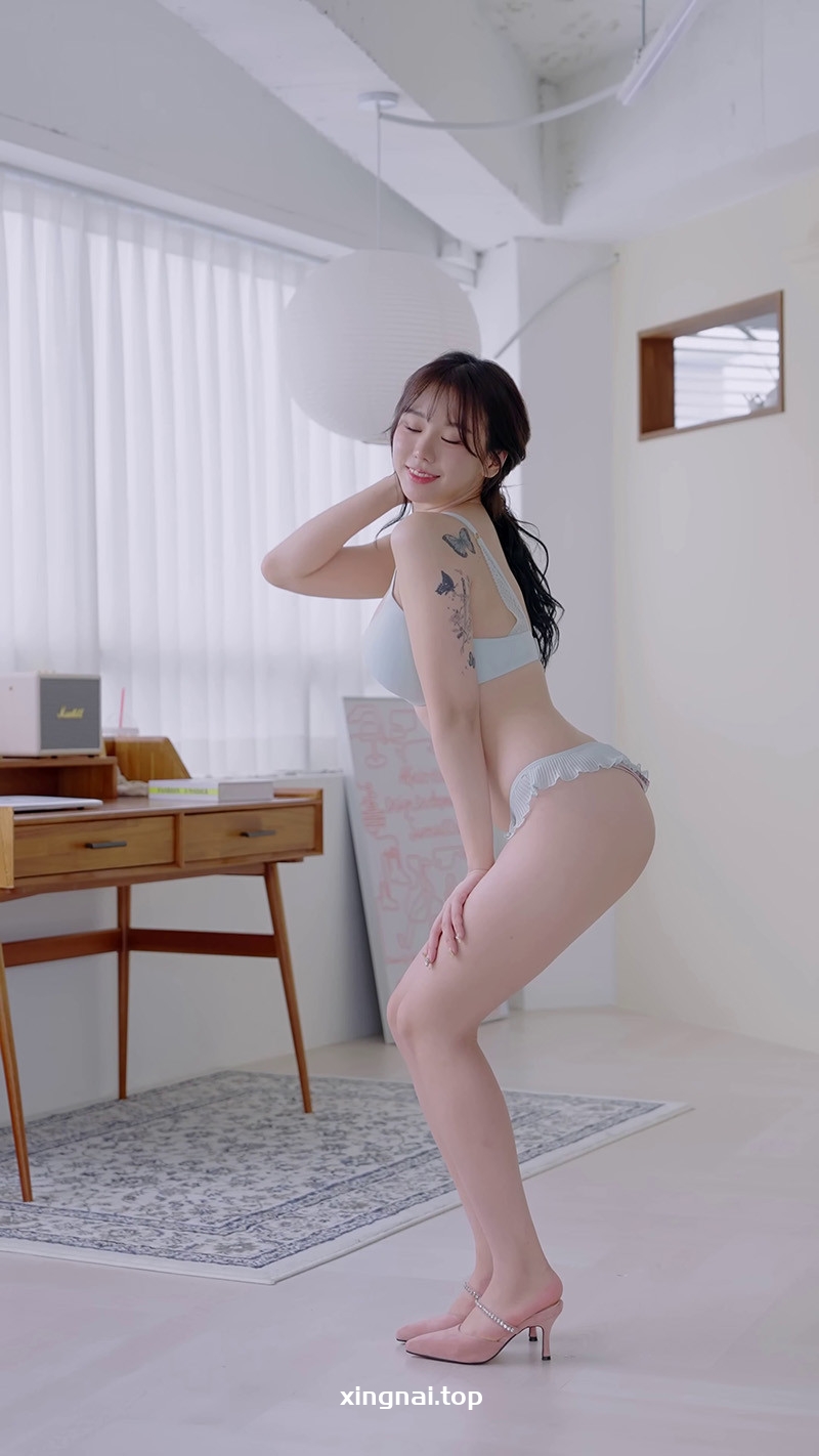 [写真]Lookbook时装秀竖版拍摄Judy超近内衣