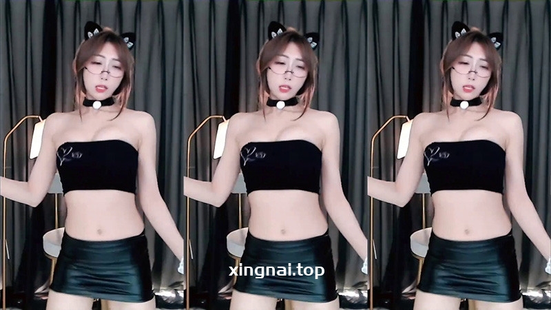 [主播]网易CC主播蜜小兔低胸皮裙抖胸抖臀热舞