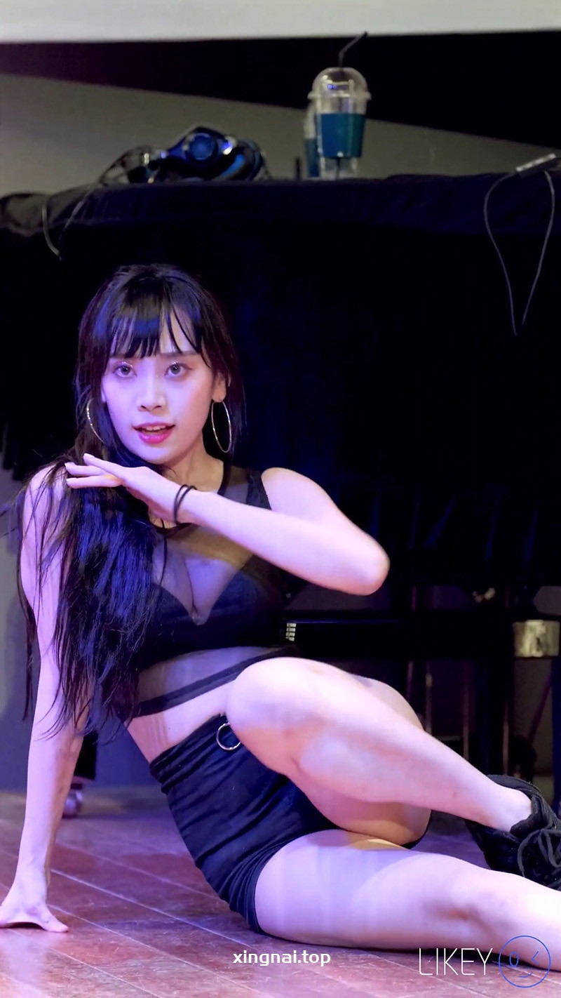 [展会]饭拍杨桃热裤事业线热舞