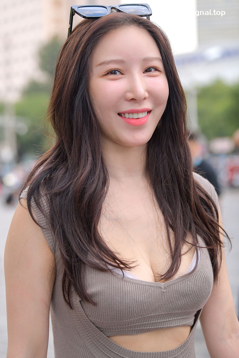 [街拍]V18.拎包气质美女[图片/视频/3.25GB]