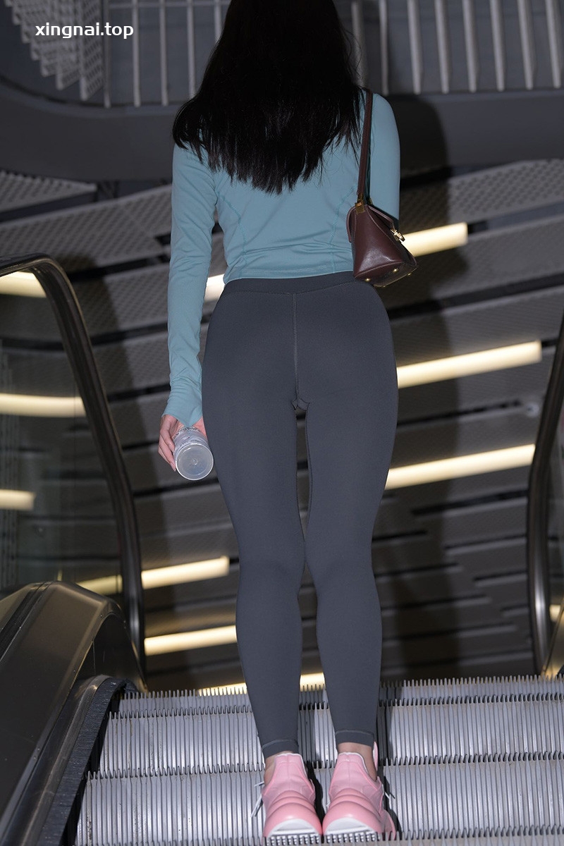 [街拍]834.沉迷[图片/4.5G]