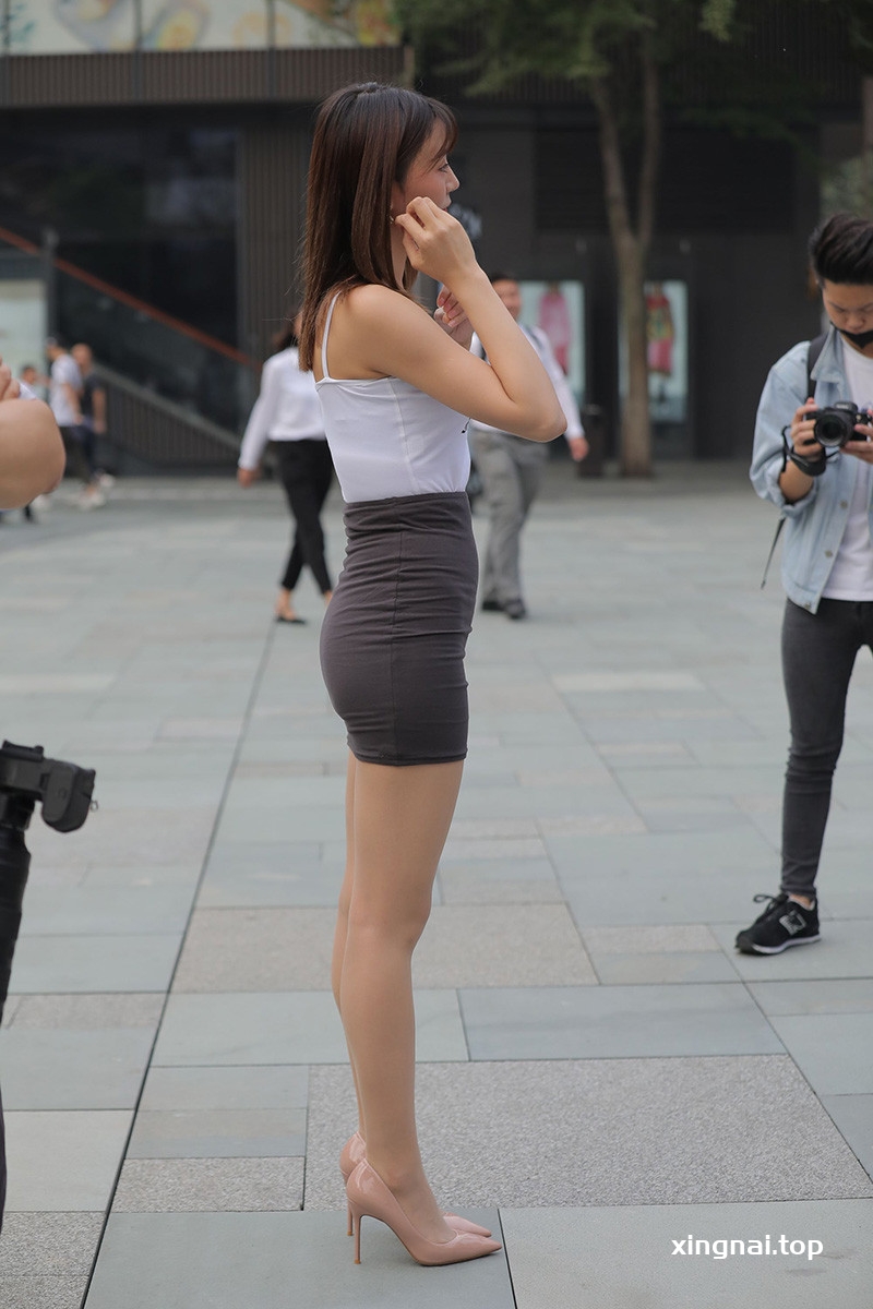 [街拍]V50.气质街拍美女破丝诱惑[图片/视频/7.98G]