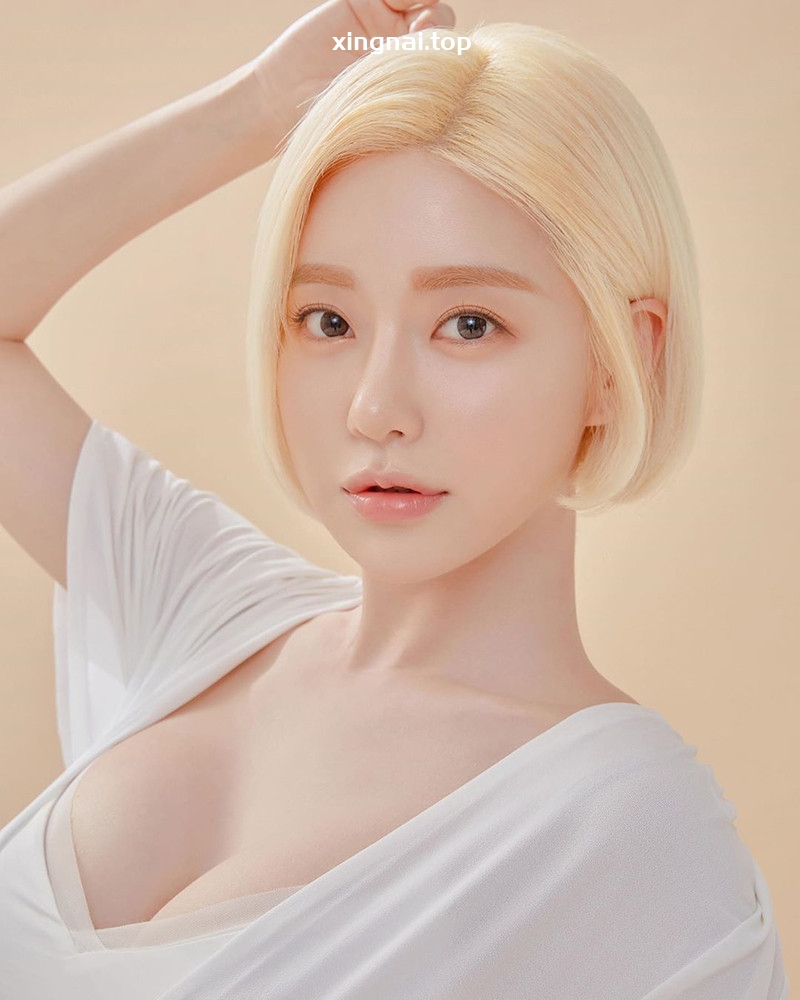 [写真]韩国性感美女DJ黄素熙Soda[9P 29V]