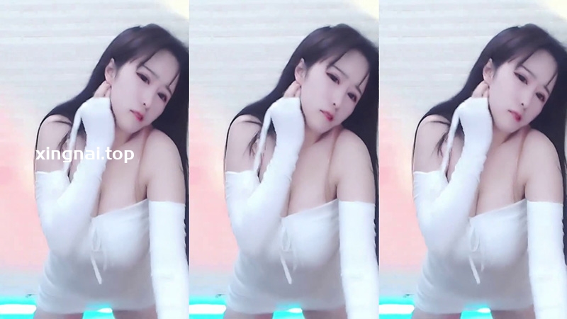 [主播]虎牙是艺欣吖白色包臀裙抖胸热舞