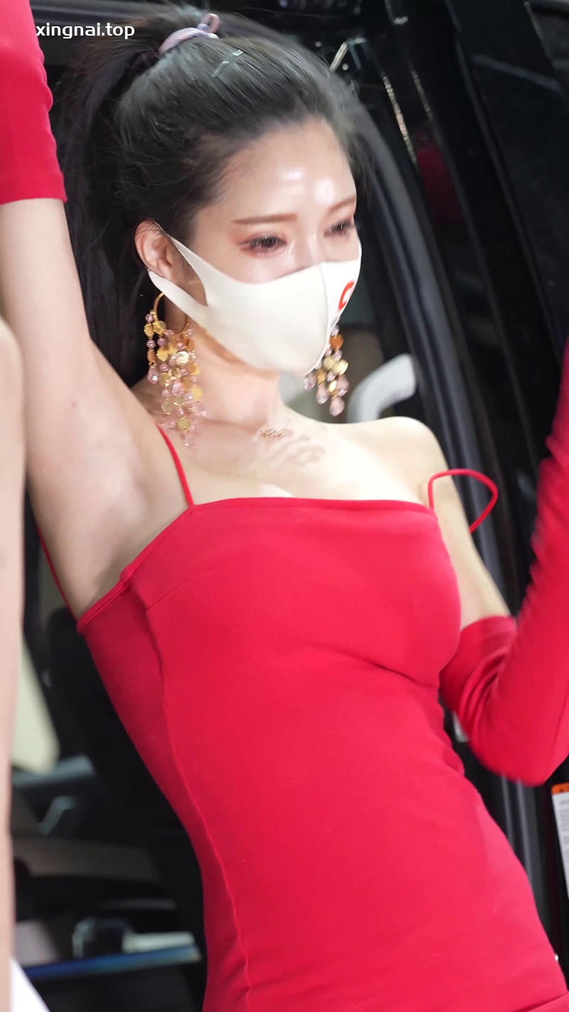 [展会]模特韩敏英Han Min-young红色低胸包臀舞蹈