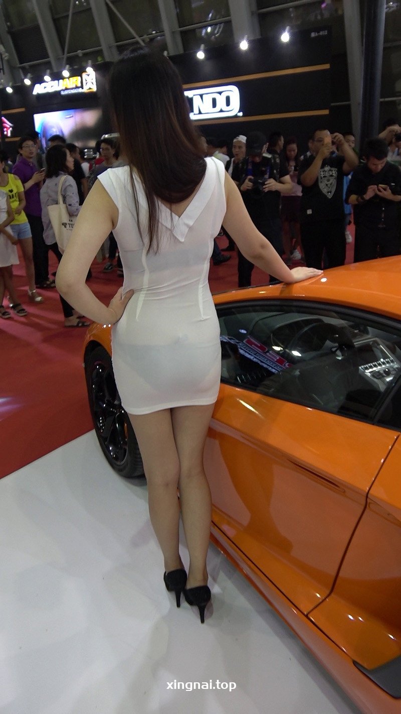 [展会]广州车展微透白色连衣裙车模3则