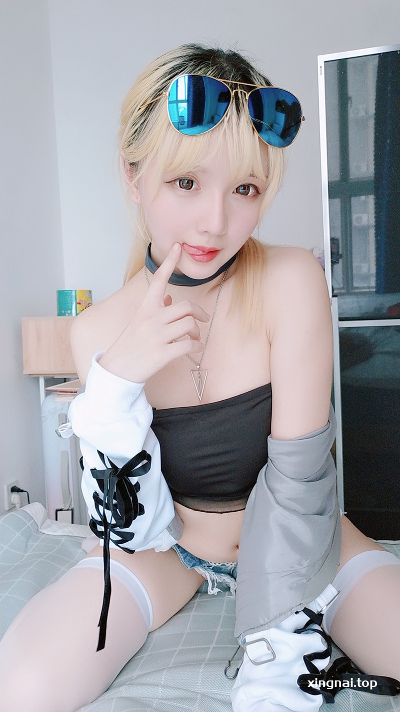 微博红人星之迟迟-莉莉丝 [60P/2V/301MB]